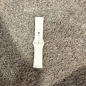 White Silicone Wristband Replacement for Smartwatches